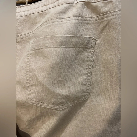 Talbots Linen blend size 10 signature khaki capri pants with drawstring waist - Picture 8 of 13